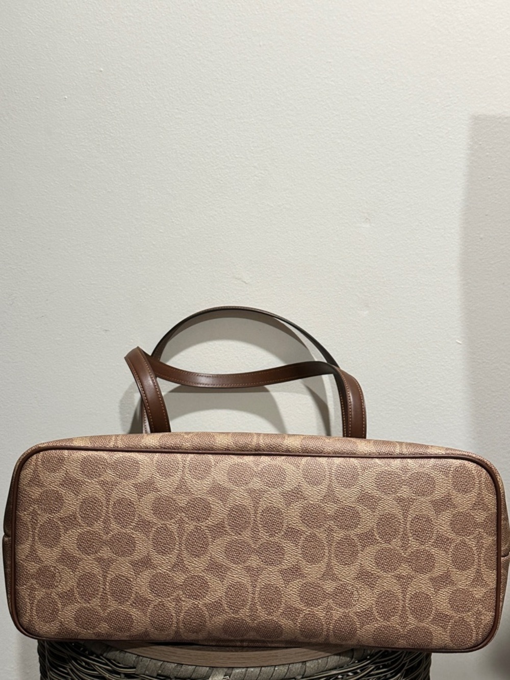 Coach City Tote Bag In Signature Canvas - Picture 6 of 10